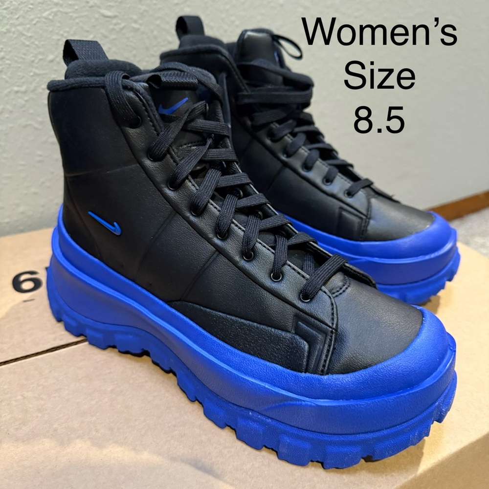 Nike fashion boots